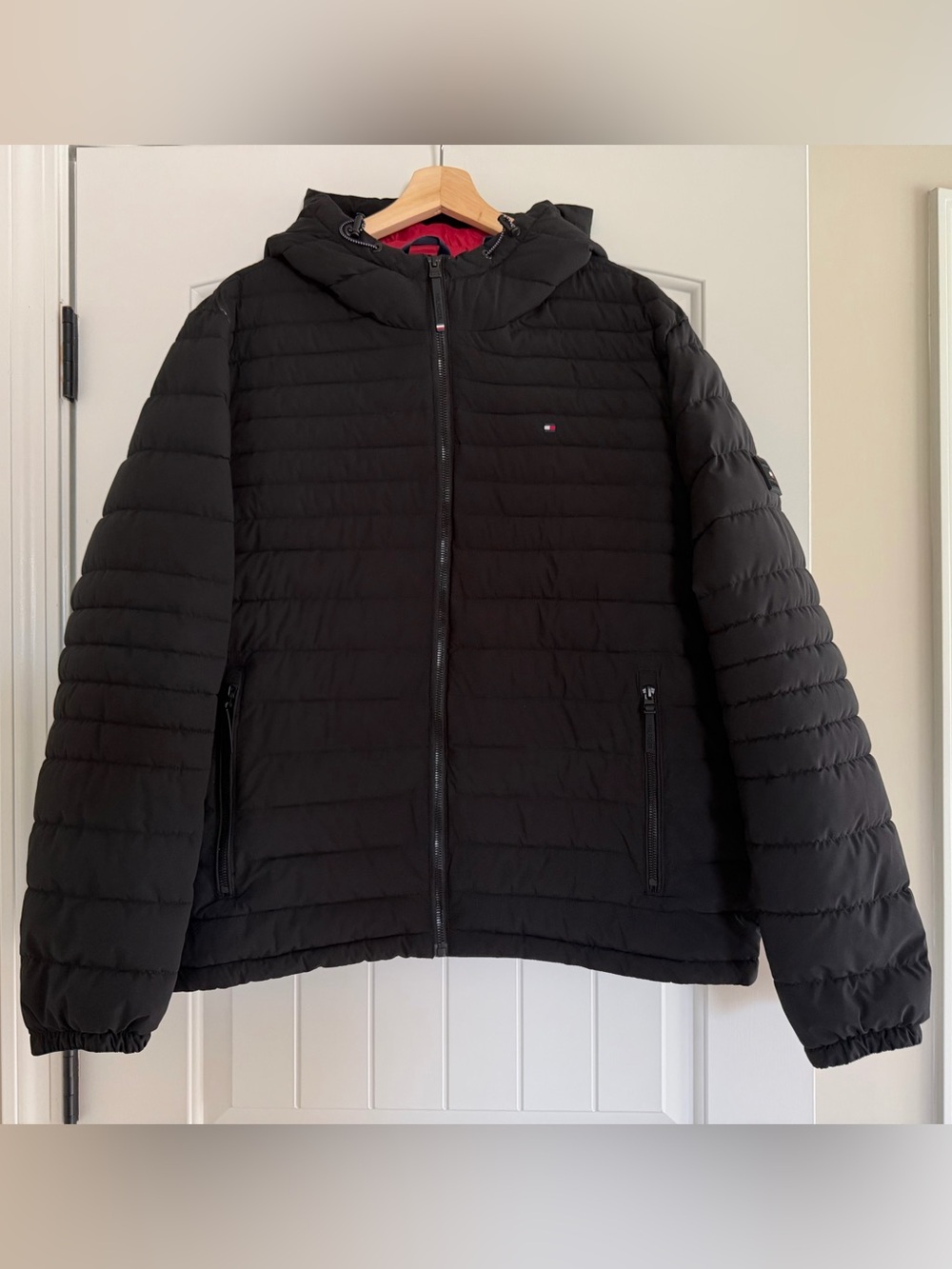 Tommy Hilfiger THFLEX Men’s Hooded Puffer Jacket Full Zip XL Black/Red NWOT